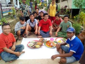 Prosesi Beangkab Pemuda Adat Desa Punan Dulau